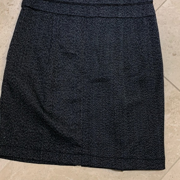 Women’s Skirt - Picture 4 of 6